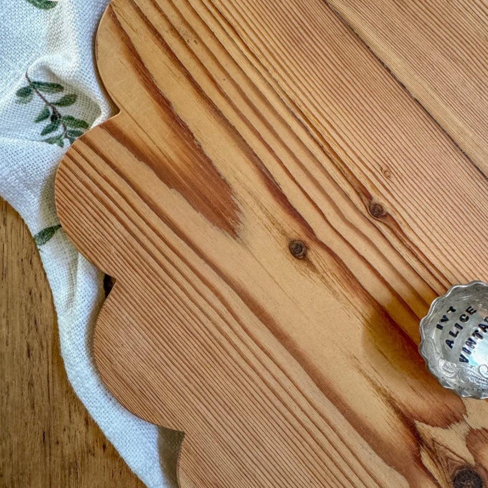 Round Scallop Serving Board