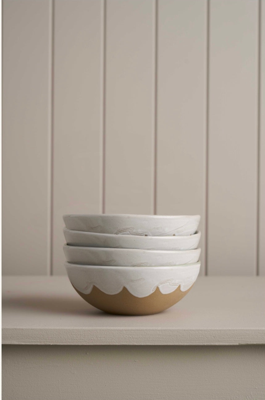 Scallop Bowl Snow - Set of 4